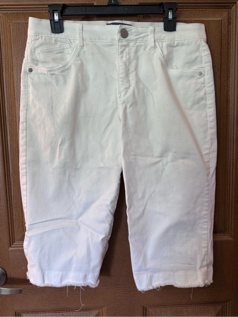 Democracy Abs White Jean Capris in size 12P